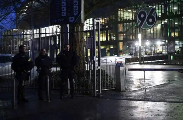 Hannover, allarme bomba. Evacuata la HDI-Arena: annullata Germania-Olanda.
