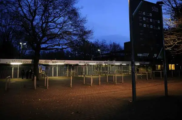 Hannover, allarme bomba. Evacuata la HDI-Arena: annullata Germania-Olanda.