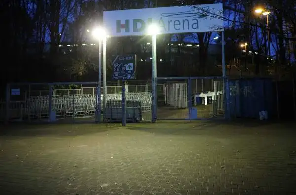 Hannover, allarme bomba. Evacuata la HDI-Arena: annullata Germania-Olanda.