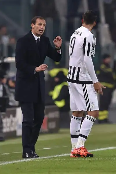 Morata 6,5. Entra bene in partita, con l'azione che porta al palo di Sturaro.