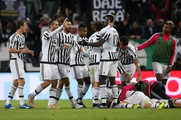 In una partita combattuta ma con pochissime occasioni decide tutto un guizzo di Dybala su assist di Alex Sandro. La Juventus si porta così a sei lunghezze dalla Roma.