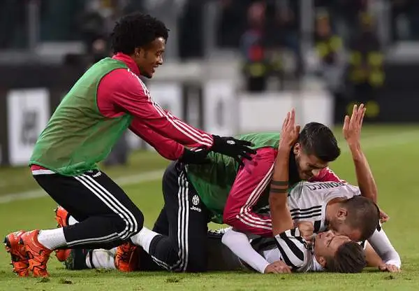 In una partita combattuta ma con pochissime occasioni decide tutto un guizzo di Dybala su assist di Alex Sandro. La Juventus si porta così a sei lunghezze dalla Roma.