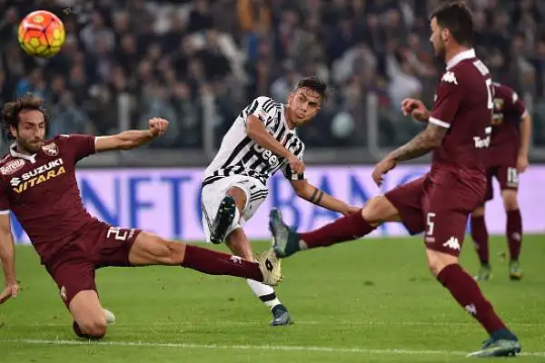 Cuadrado, scherzetto al Toro. La Juventus vince 2-1 il derby grazie ad un gol in pieno recupero del colombiano.