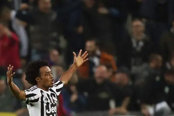 Cuadrado, scherzetto al Toro. La Juventus vince 2-1 il derby grazie ad un gol in pieno recupero del colombiano.