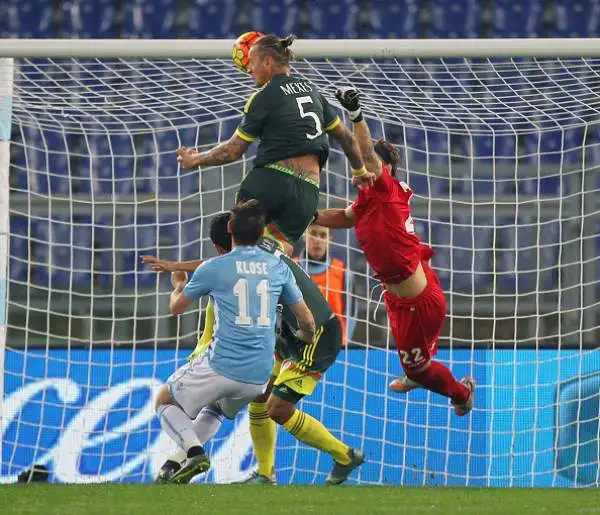 Il Milan schianta la Lazio all'Olimpico. Il Diavolo si impone per 3-1, in gol Bertolacci, Mexes e Bacca.