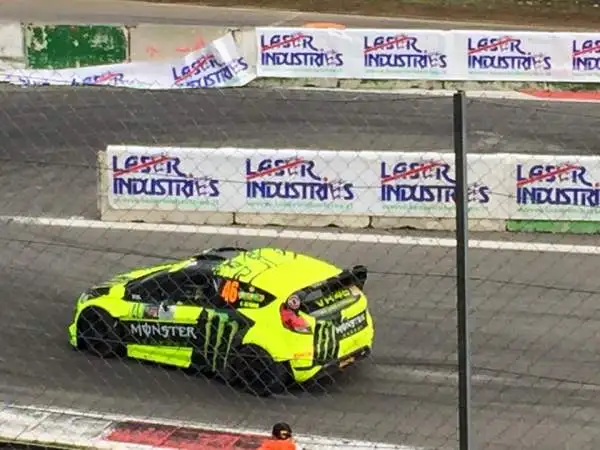 Valentino Rossi e tutti gli altri protagonisti dell'ormai tradizionale appuntamento di fine stagione.