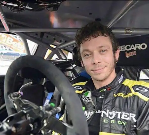 Valentino Rossi e tutti gli altri protagonisti dell'ormai tradizionale appuntamento di fine stagione.
