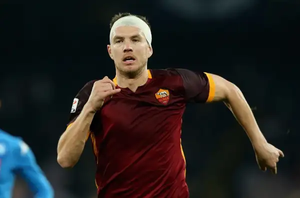 Napoli-Roma 0-0. Dzeko 5,5. Lotta e sgomita ma la porta non la vede neanche questa volta, complice l'atteggiamento difensivo dei giallorossi.