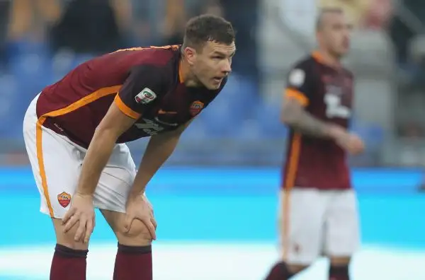 Roma-Genoa 2-0. Dzeko 4. Una partita fallimentare. E' rifornito malamente, e spreca i pochi palloni buoni che riceve. Nervoso, si fa espellere per ripetuti insulti all'arbitro.