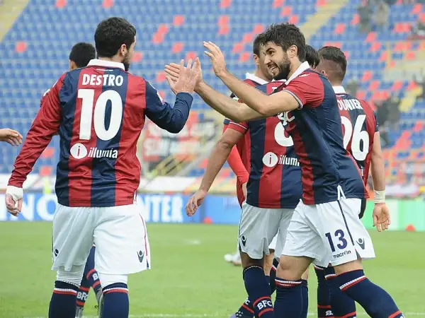 Nonostante la doppietta nel finale di Higuain, il Bologna porta a casa un risultato importantissimo grazie a una doppietta del ritrovato Destro e a una rete di Rossettini.