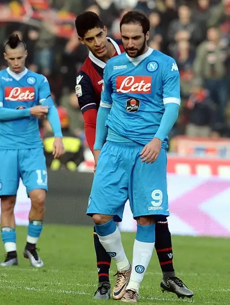 Nonostante la doppietta nel finale di Higuain, il Bologna porta a casa un risultato importantissimo grazie a una doppietta del ritrovato Destro e a una rete di Rossettini.