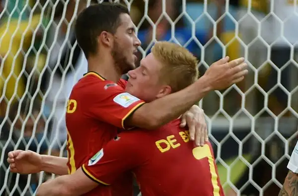 BELGIO. Tantissimi i giocatori di qualità, in primis i due 'inglesini' Hazard e de Bruyne. Ma non dimentichiamoci di Nainggolan, Benteke, Witsel, Lukaku, Januzaj, Origi...