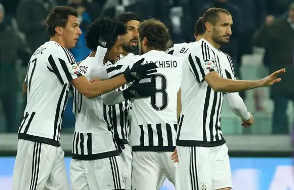 La Juve mette la sesta, tris alla Fiorentina. I bianconeri battono in rimonta i Viola per 3-1, a segno Cuadrado, Mandzukic e Dybala. E' a -2 dal Napoli.