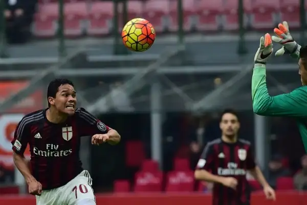 Toni blocca il Milan: fischi a San Siro. I rossoneri pareggiano in casa contro l'ultima in classifica. Vittorie interne per Chievo e Empoli.