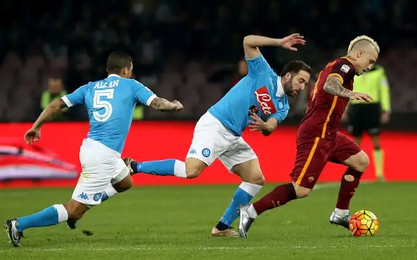 Il Napoli sbatte sulla Roma: 0-0. I giallorossi escono indenni dal San Paolo e protestano per un gol annullato a De Rossi.
