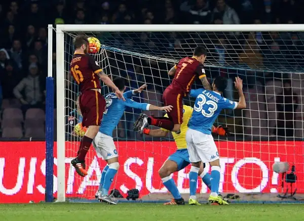 Il Napoli sbatte sulla Roma: 0-0. I giallorossi escono indenni dal San Paolo e protestano per un gol annullato a De Rossi.