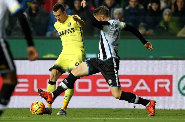 Udinese-Inter 0-4. Perisic 6. E' il meno brillante dell'attacco nerazzurro, ma di fronte si trova un Widmer tutto d'un pezzo.