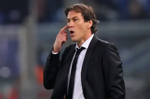 Garcia 5. La sua Roma è troppo impaurita, l'allenatore francese sembra non avere più il polso della situazione. I giallorossi hanno perso il gioco e lo spirito, e finiscono la gara tra i fischi.