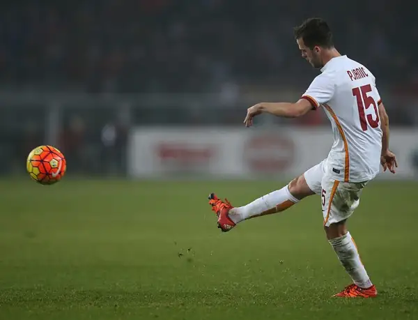 La Roma segna con Pjanic all'83', ma Rudiger rovina tutto con un'ingenuità che costa il rigore del pareggio di Maxi Lopez, meritato dall'ottimo Torino di Ventura.