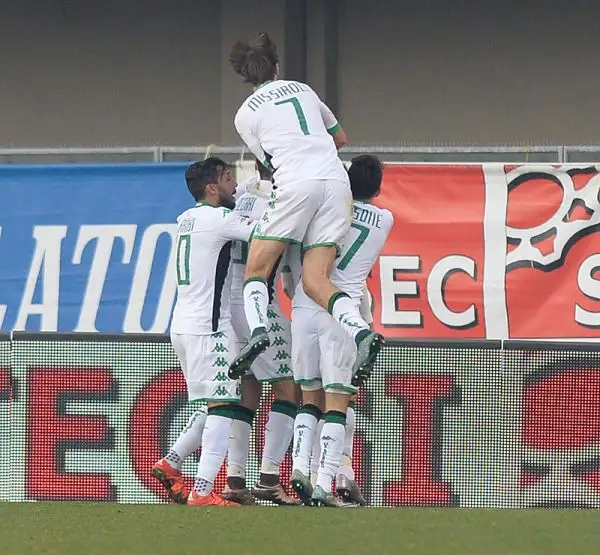 Al Bentegodi succede tutto nel primo tempo, al vantaggio ospite di Floccari risponde poco dopo il solito Toni. Nella ripresa il Verona ci prova ma i neroverdi tengono bene.