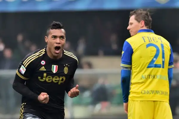 Juve asfaltatrice: Chievo vittima dello 0-4. Dodicesima vittoria di fila per gli uomini di Allegri in campionato.