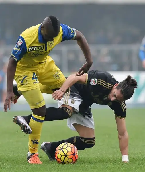 Juve asfaltatrice: Chievo vittima dello 0-4. Dodicesima vittoria di fila per gli uomini di Allegri in campionato.