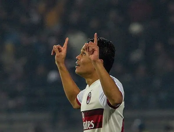 Il Milan passa in vantaggio due volte con Bacca e Bonaventura ma l’Empoli per due volte torna in gioco con i gol di Zielinski e Maccarone. Niente aggancio alla Roma per la squadra di Mihajlovic.