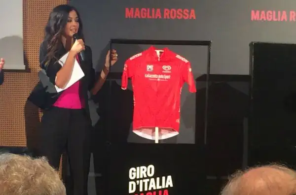 La maglia rossa del leader della classifica a punti.