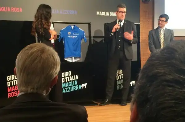 La maglia blu del miglior scalatore.