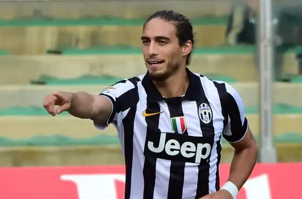 Martin Caceres: Juventus 40%, Roma 30%, Inter 20%, Zenit 10%.