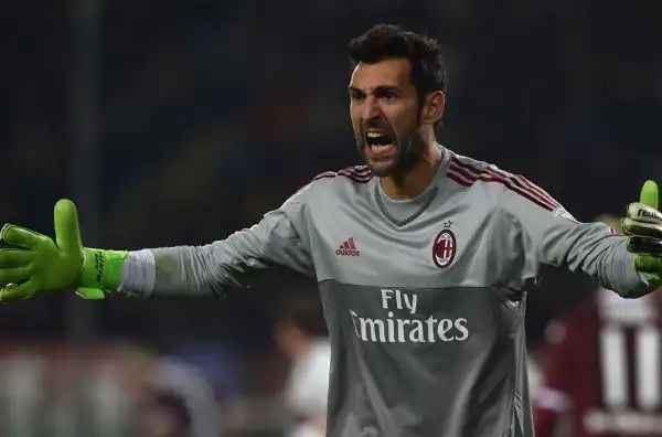 Diego Lopez: Malaga 45%, Celta Vigo 30%,  Milan 25%.