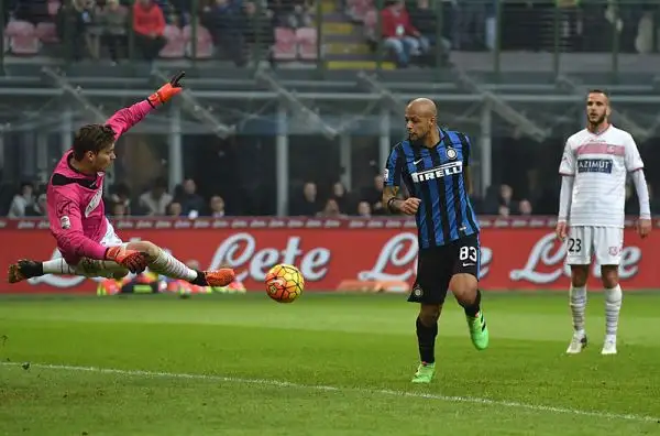 Continua il momento negativo dell'Inter in campionato, a San Siro dopo il vantaggio di Palacio un gol di Lasagna al 92' regala il pareggio al Carpi.
