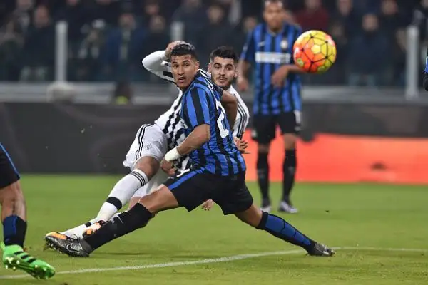 La squadra di Allegri travolge i nerazzurri e ipoteca la finale di Coppa Italia.