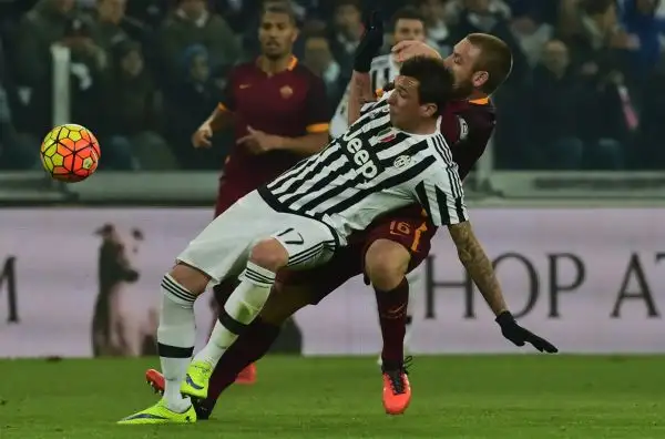 De Rossi 6,5. Non delude nella difesa a tre. Tiene a bada Mandzukic.