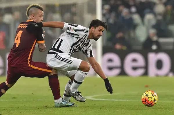 Khedira 6,5. In crescita. Lavoro oscuro a centrocampo, ma essenziale.