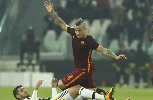 Nainggolan 6. Impatta con i mediani della Juventus, Khedira e Marchisio, e non sfigura.