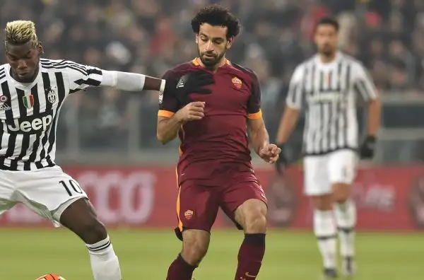 Salah 4. Timoroso, quasi impaurito, sparisce ben presto dal campo. Alla Roma certo non serve questo Salah. 