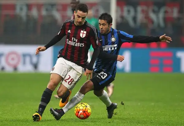 Il Milan travolge l'Inter, Mancini espulso. I rossoneri superano i nerazzurri per 3-0.