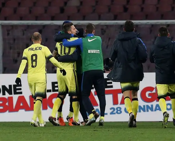 Una magia di Jovetic e un bel gol in contropiede di Ljaic nel finale permettono all’Inter di qualificarsi per le semifinali di Coppa Italia. Nel quarto di finale al San Paolo cade il Napoli.