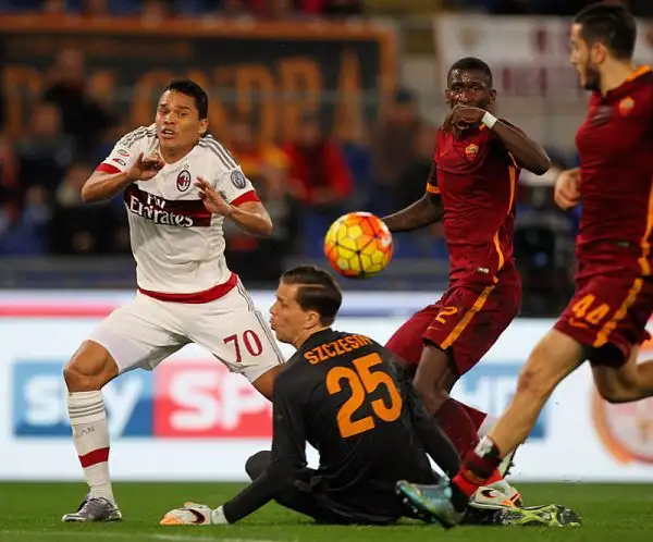 La Roma parte bene e passa in vantaggio con Rudiger sugli sviluppi di un calcio di punizione battuto da Pjanic, poi cresce il Milan che pareggia nella ripresa con Kucka.