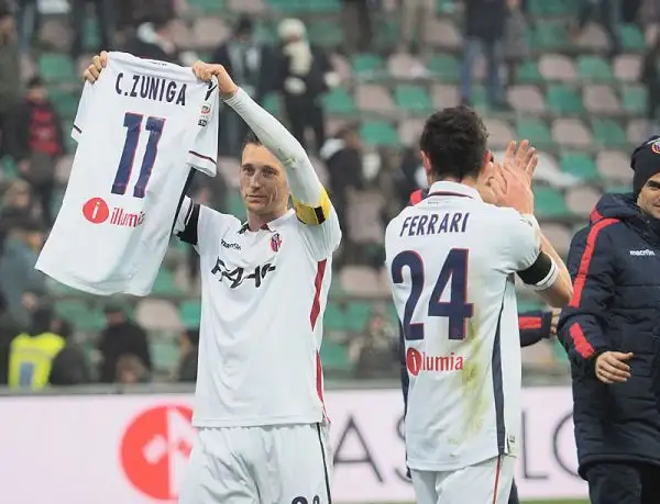 A Reggio Emilia prezioso successo esterno del Bologna sul campo del Sassuolo, decidono un gol per tempo di Giaccherini e del fresco ex Floccari.
