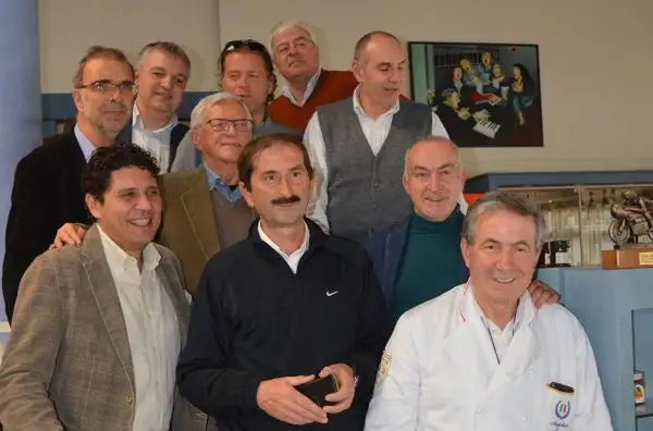 Un gruppo di amici ha celebrato i 70 anni del fenomenale giornalista, che ha ricevuto una lettera del presidente del Coni, Malagò. "Sei un esempio per i più giovani e un mito per chi ti ha conosciuto"