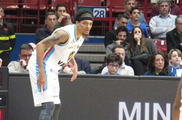 Incredibile vittoria in rimonta dopo un supplementare per la Vanoli, che elimina nel secondo quarto di finale i detentori della Coppa Italia.