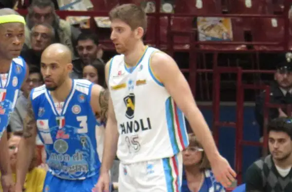 Incredibile vittoria in rimonta dopo un supplementare per la Vanoli, che elimina nel secondo quarto di finale i detentori della Coppa Italia.
