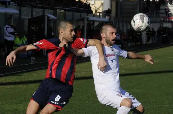 Gol e autogol per Budimir nel pareggio dei pitagorici.