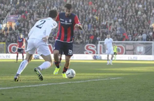Gol e autogol per Budimir nel pareggio dei pitagorici.