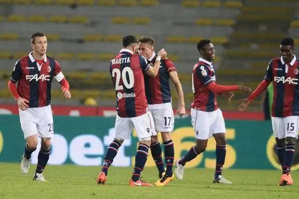 Il sentitissimo ‘derby dell’Appennino’ termina in parità con i gol di Bernardeschi e Giaccherini. I viola ora devono sperare di non essere superati dall’Inter nella corsa al terzo posto.
