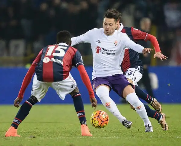 Il sentitissimo ‘derby dell’Appennino’ termina in parità con i gol di Bernardeschi e Giaccherini. I viola ora devono sperare di non essere superati dall’Inter nella corsa al terzo posto.