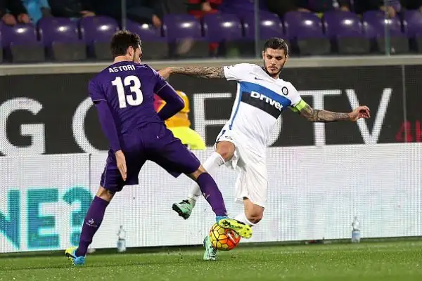 Babacar castiga un'Inter furiosa. La Fiorentina supera in rimonta i nerazzurri per 2-1. Gara nervosa, tre espulsi.
