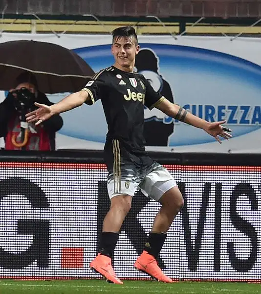 Dopo un palo di Dybala e un'occasione divorata da Pogba, la partita è decisa da Cuadrado, puntuale nell'inserimento su cross di Alex Sandro. Raddoppio allo scadere di Dybala.